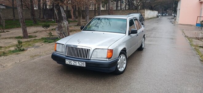 Mercedes E 280-4