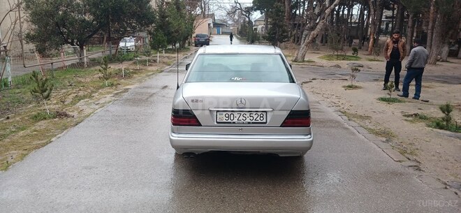 Mercedes E 280-15