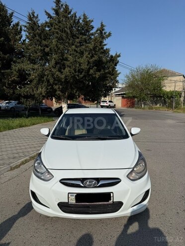 Hyundai Accent-1