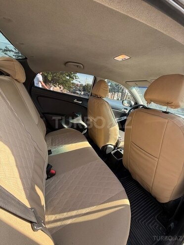 Hyundai Accent-8