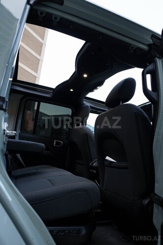 Jeep Wrangler-21