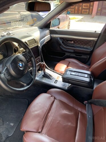 BMW 735-10