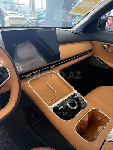 Geely Galaxy L7-8