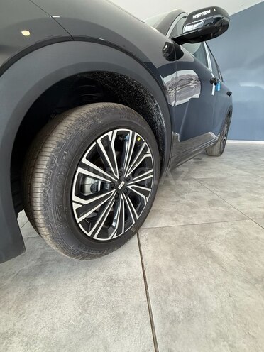 Geely Galaxy L7-4
