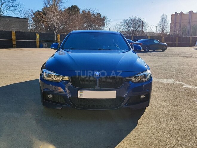 BMW 330e-8