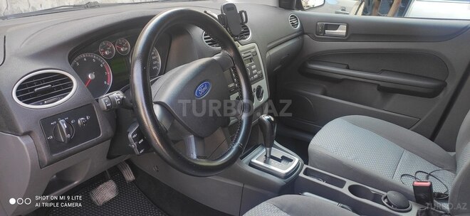 Ford Focus-12