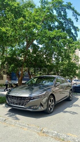 Hyundai Elantra-1
