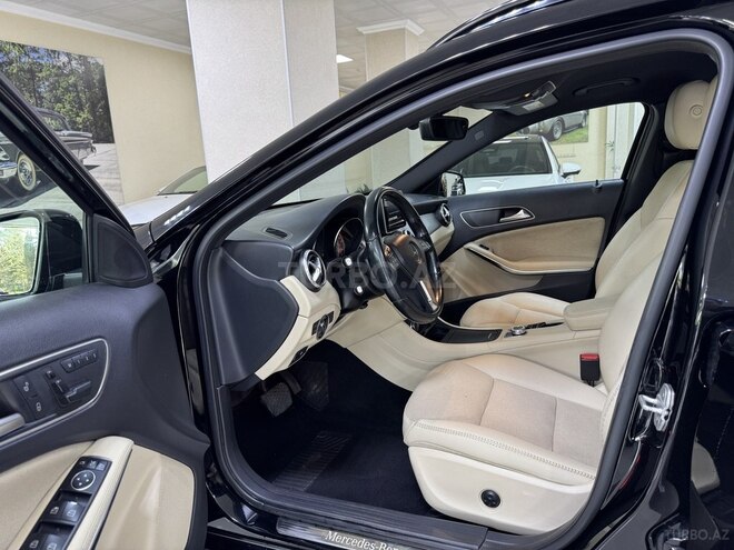 Mercedes GLA 250 4MATIC-12