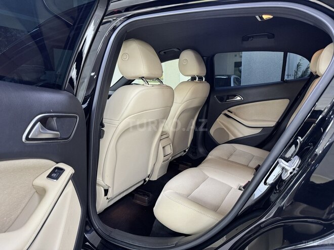 Mercedes GLA 250 4MATIC-13