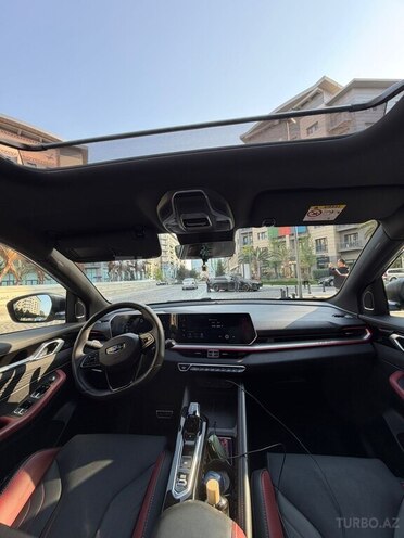 Geely Coolray-13
