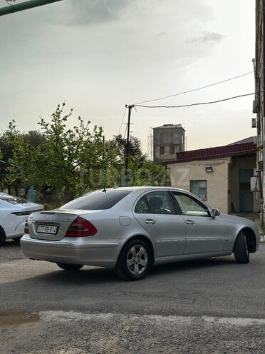 Mercedes E 220-2