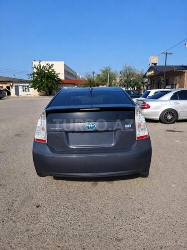 Toyota Prius-3
