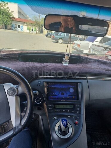 Toyota Prius-4