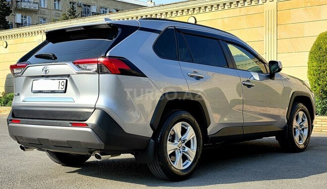 Toyota RAV4-19