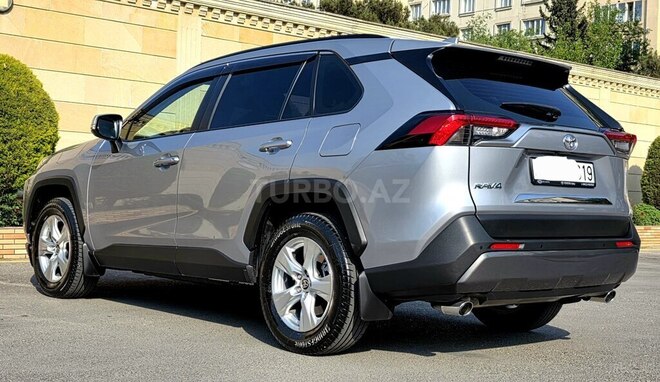 Toyota RAV4-18