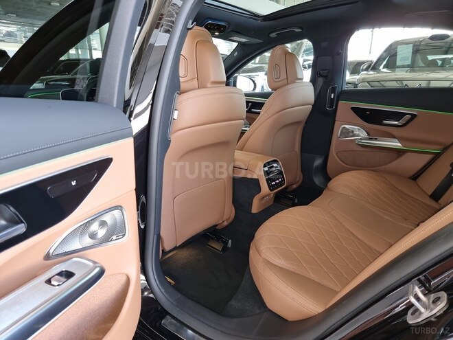 Mercedes E 350 e -24