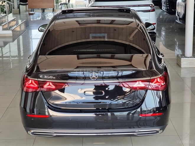Mercedes E 350 e -12