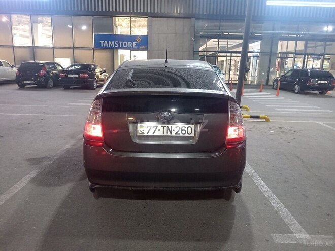 Toyota Prius-5