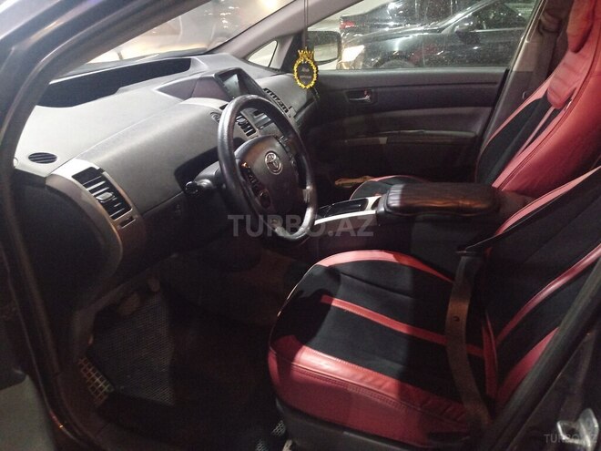 Toyota Prius-7