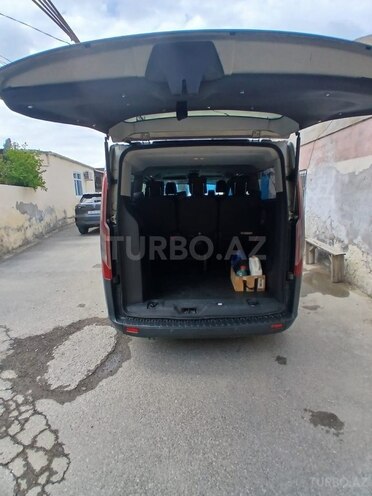 Ford Tourneo Custom-9