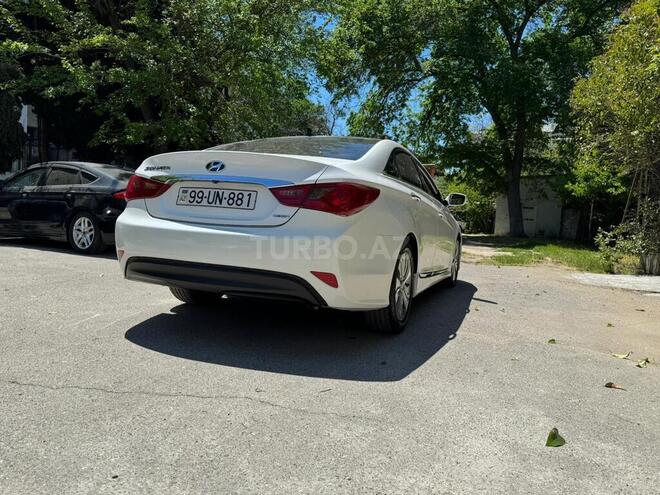 Hyundai Sonata-6