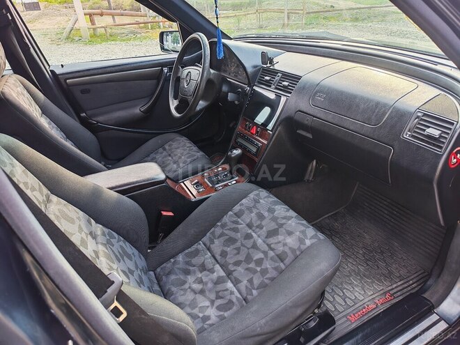 Mercedes C 200-7