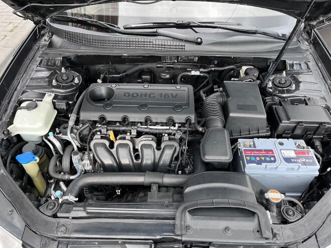 Hyundai Sonata-11