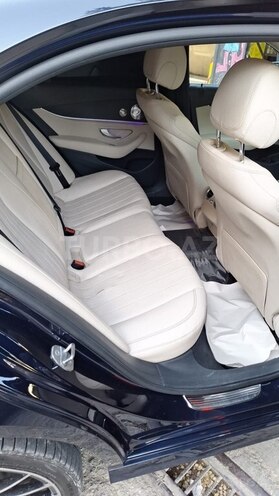 Mercedes E 300-7