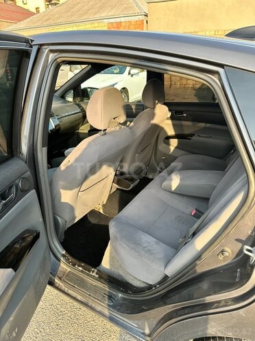 Toyota Prius-10