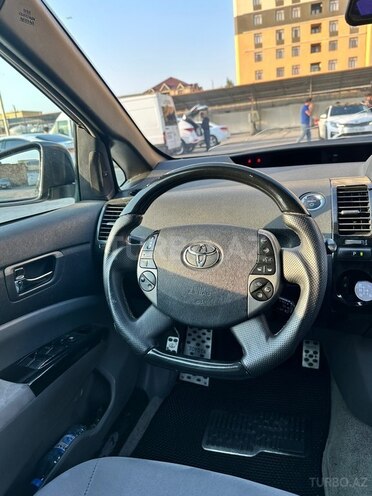 Toyota Prius-11