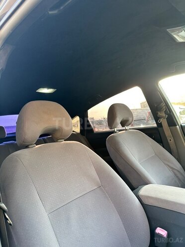 Toyota Prius-13