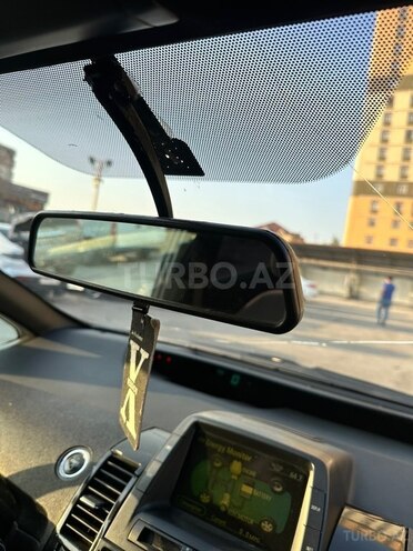 Toyota Prius-12