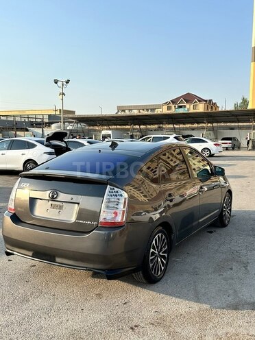 Toyota Prius-4