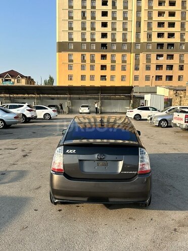 Toyota Prius-5