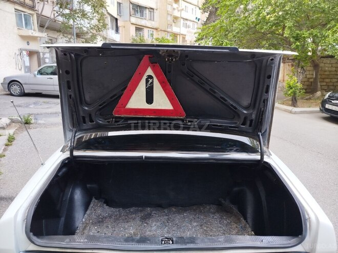 Mercedes 190-4