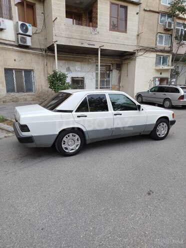 Mercedes 190-10