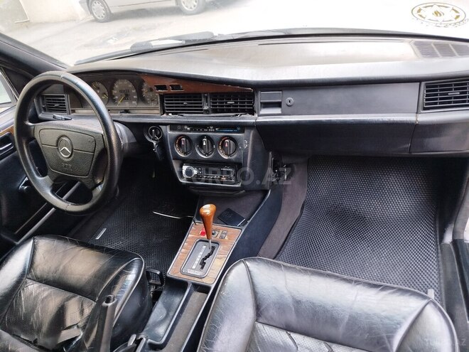 Mercedes 190-9