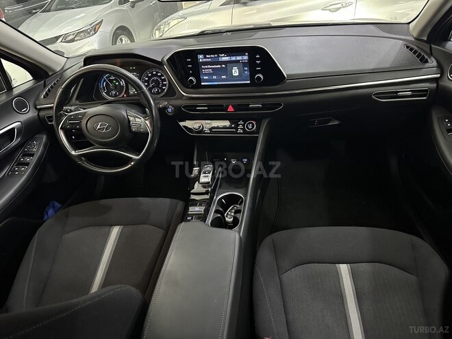 Hyundai Sonata-16