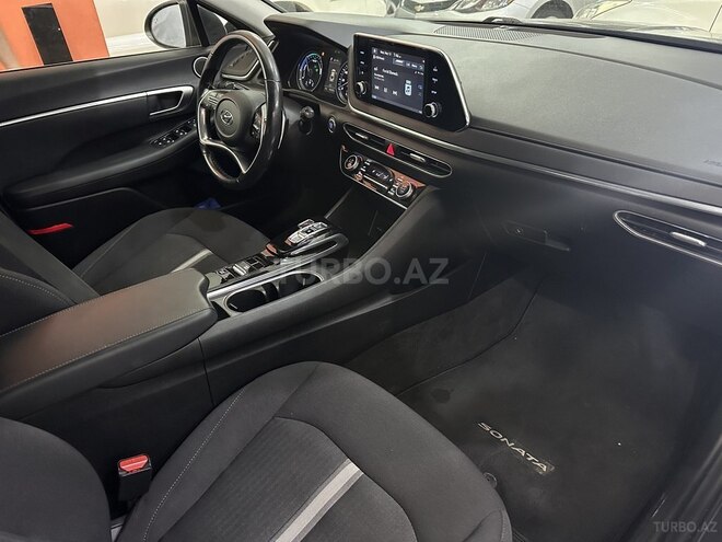 Hyundai Sonata-12