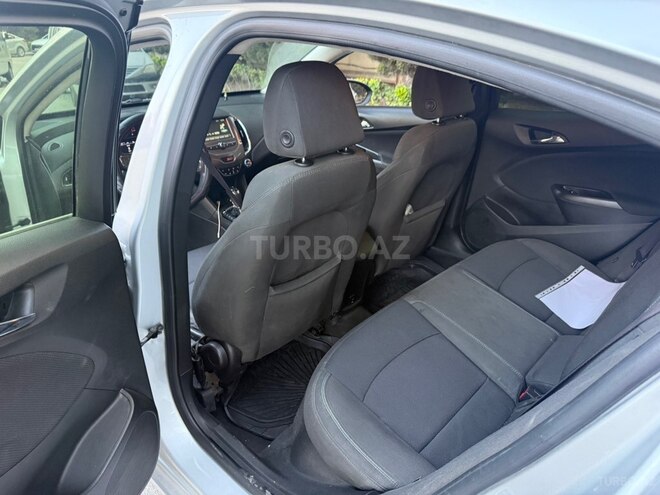 Chevrolet Cruze-14