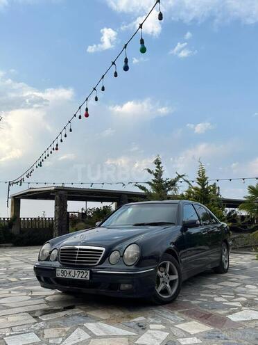 Mercedes E 220-1