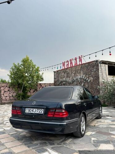 Mercedes E 220-6