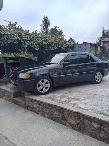 Mercedes C 200-2
