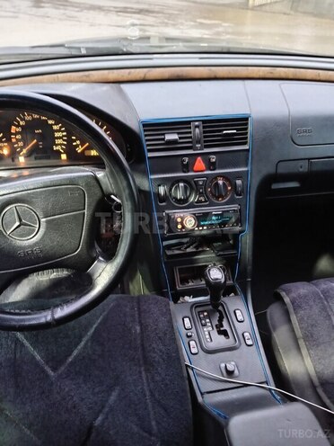 Mercedes C 200-8