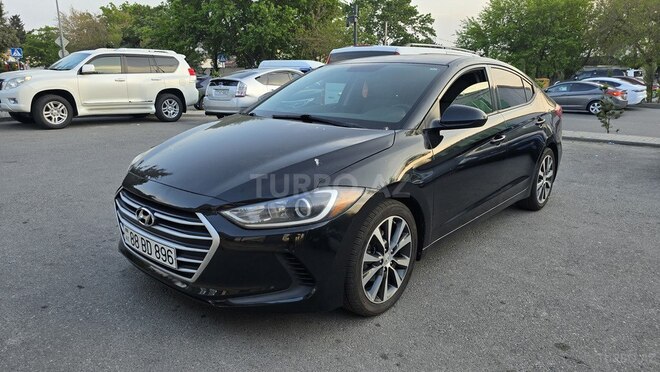 Hyundai Elantra-10