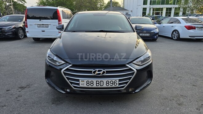 Hyundai Elantra-12