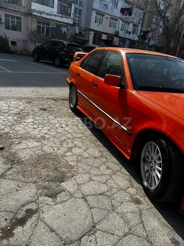 BMW 318-4