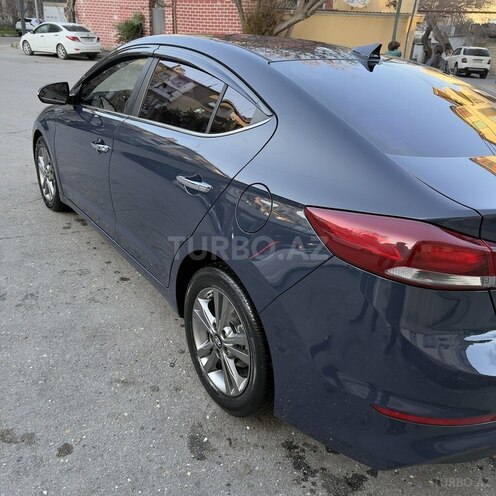 Hyundai Avante-5