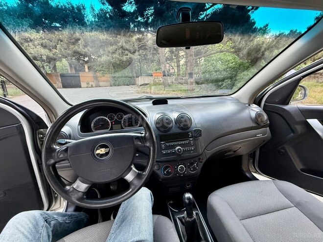 Chevrolet Aveo-8