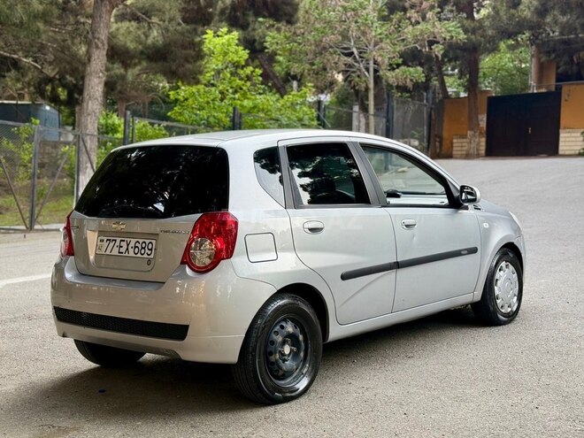 Chevrolet Aveo-5
